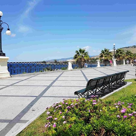 76 Avenue Suites Wi-Fi - Shuttle Reggio di Calabria Eksteriør billede