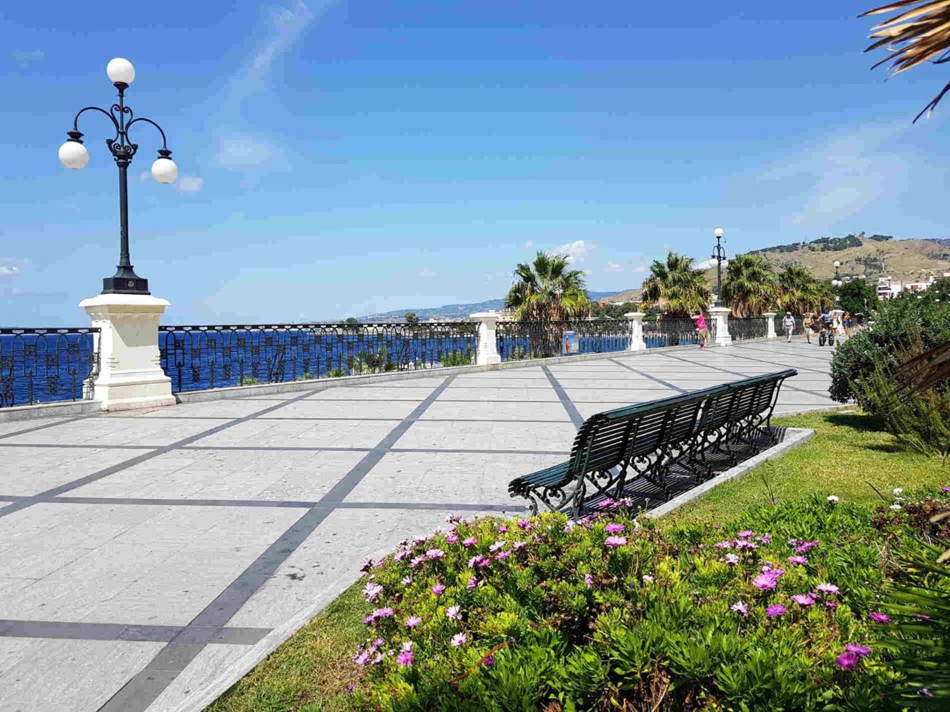 76 Avenue Suites Wi-Fi - Shuttle Reggio di Calabria Eksteriør billede