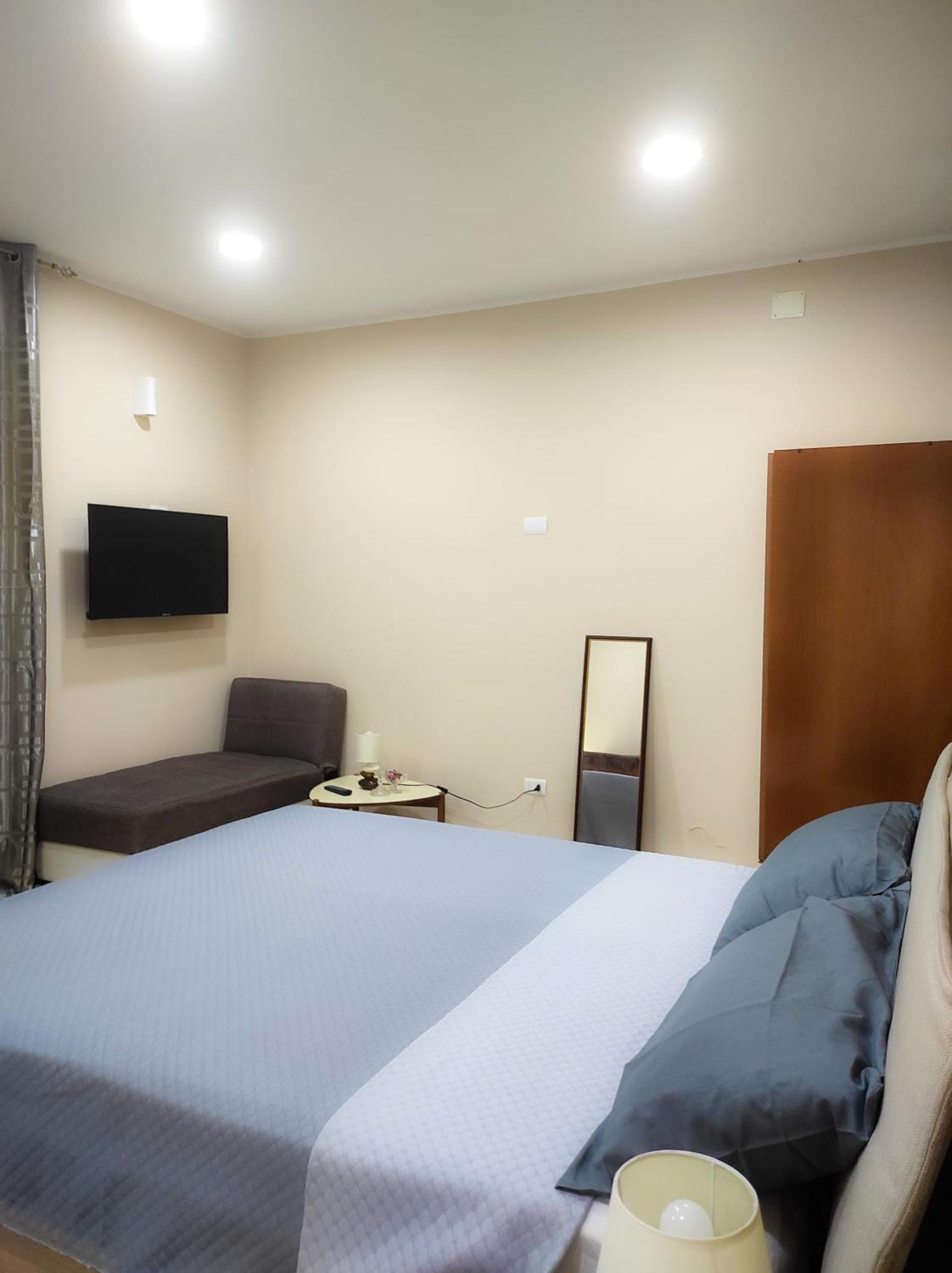 76 Avenue Suites Wi-Fi - Shuttle Reggio di Calabria Eksteriør billede